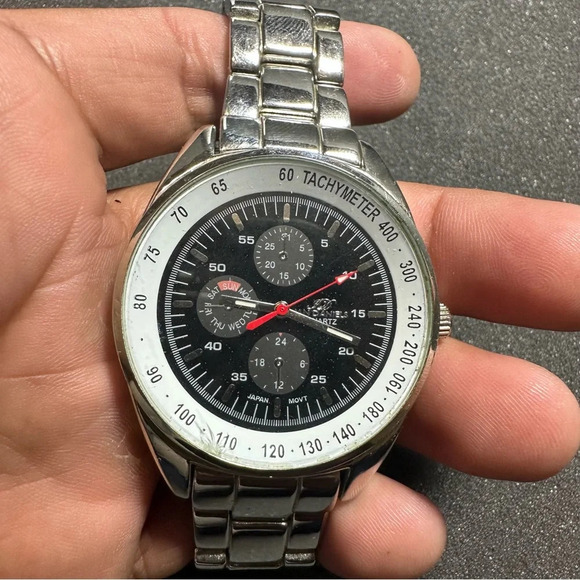 Ian Daniels Mens Quartz Wrist Watch Silver Tone Working Cracked Glass - Picture 1 of 11